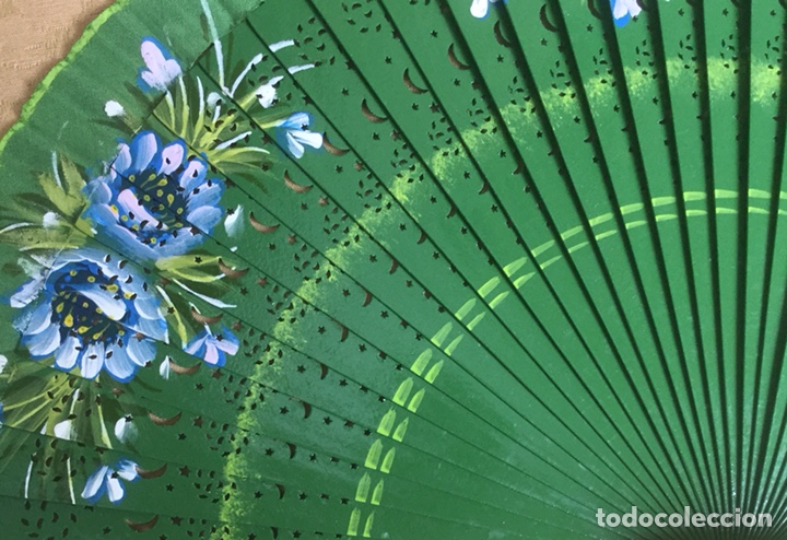 Vintage: ABANICO DE MADERA TROQUELADA Y PINTADO A MANO - Foto 7