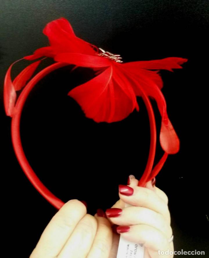 Vintage: TOCADO PLUMAS ROJO (V) - Foto 2