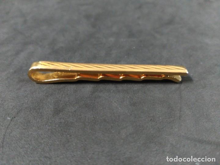 Vintage: PASADOR DE CORBATA EN METAL DORADO - Foto 3