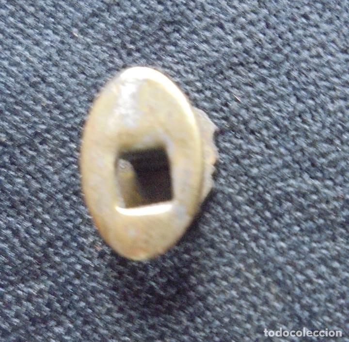 Vintage: Pin escudo - Foto 2