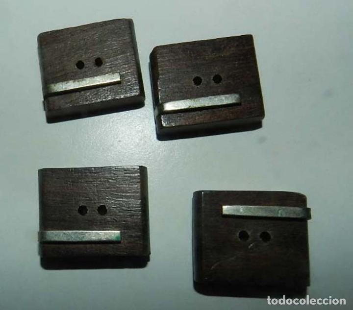 Vintage: 4  BOTONES ANTIGUOS MIDEN 2,1 X 2.2CM - Foto 1