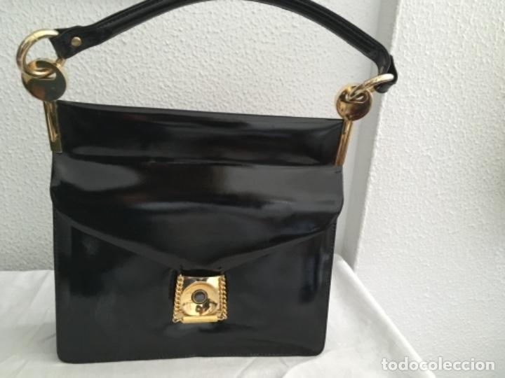 Vintage: BOLSO NEGRO DE CHAROL - Foto 1