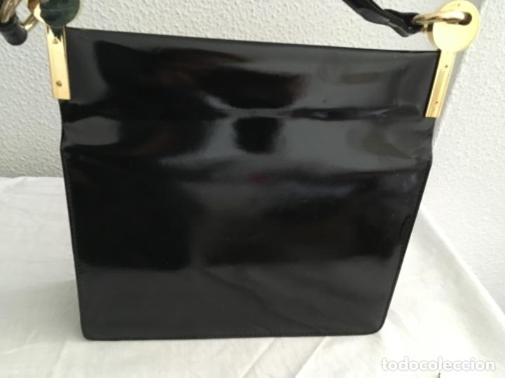 Vintage: BOLSO NEGRO DE CHAROL - Foto 4