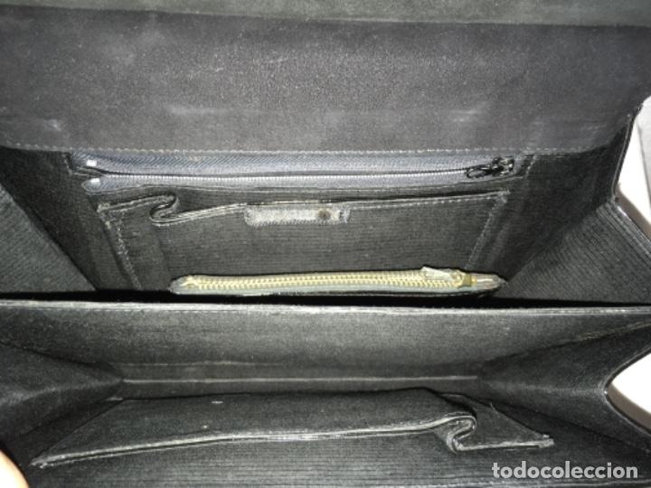 Vintage: BOLSO NEGRO DE CHAROL - Foto 6