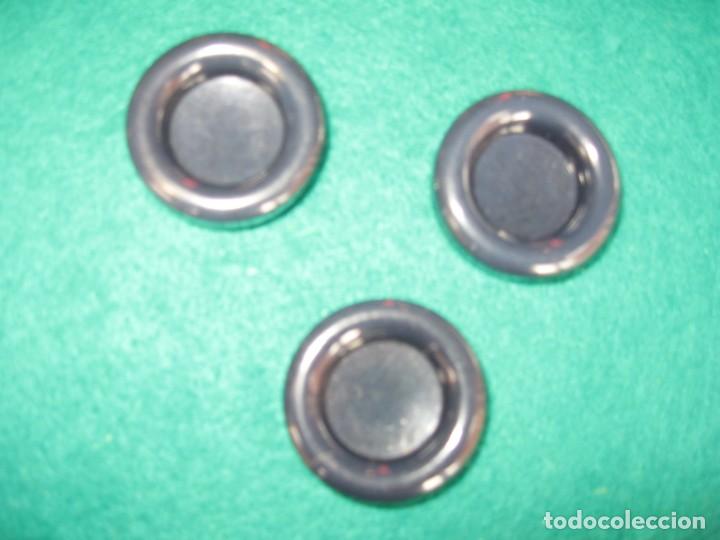 Vintage: TRES BOTONES NEGROS PARA ABRIGO - Foto 1