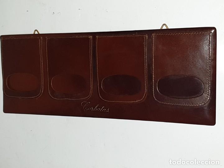 Vintage: PERCHERO CORBATAS A&Ntilde;OS 70 - Foto 1