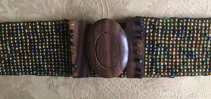 Vintage: CINTURON DE ABALORIOS Y MADERA - Foto 3