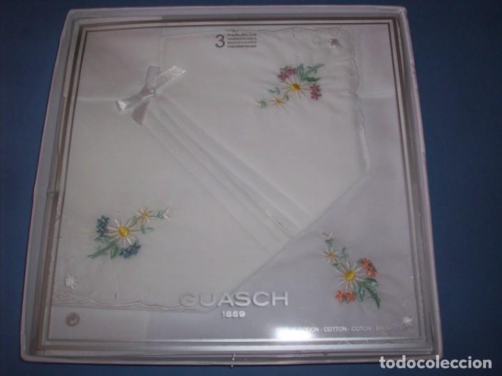 Vintage: estuche de 3 pa&ntilde;uelos guasch - Foto 1