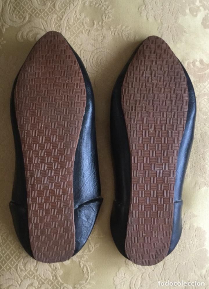 Vintage: BABUCHAS DE PIEL NEGRA BORDADAS - Foto 9