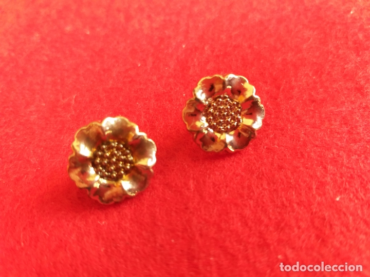 Vintage: Dos botones en forma de flor. 1 cm de di&aacute;metro - Foto 3