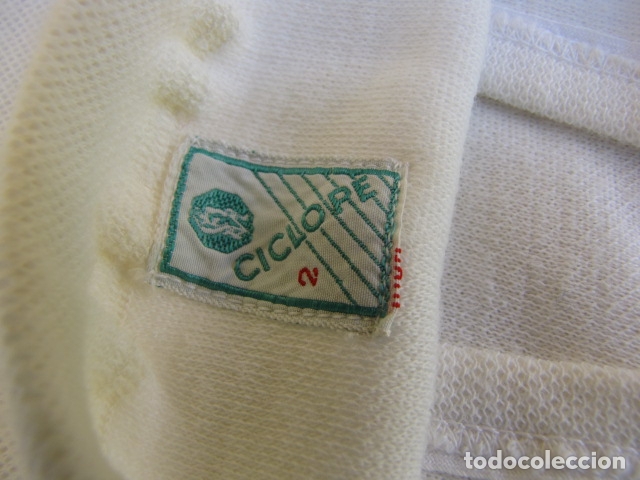 Vintage: Dos braguitas para pa&ntilde;al de bebe. Algod&oacute;n . C&iacute;clope - Foto 4