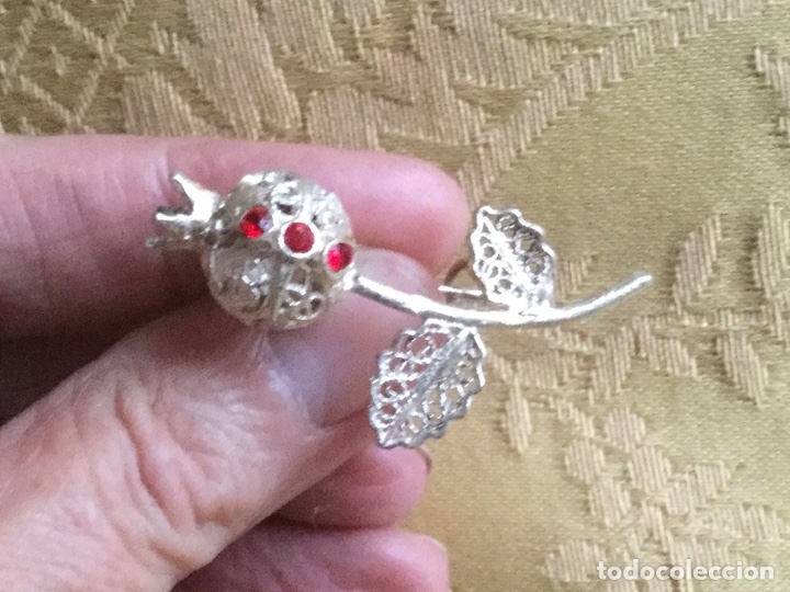Vintage: BROCHE VINTAGE DE FILIGRANA CON FORMA DE GRANADA - Foto 1