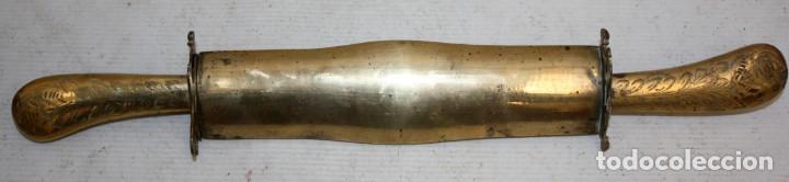 Vintage: CUCHILLO Y TENEDOR CON ESTUCHE EN LAT&Oacute;N GRABADO. - Foto 5