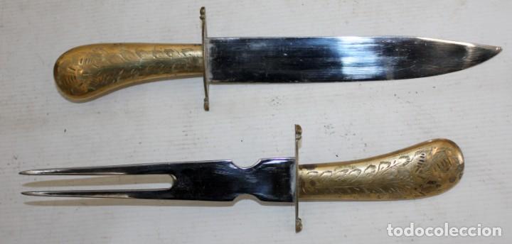 Vintage: CUCHILLO Y TENEDOR CON ESTUCHE EN LAT&Oacute;N GRABADO. - Foto 10