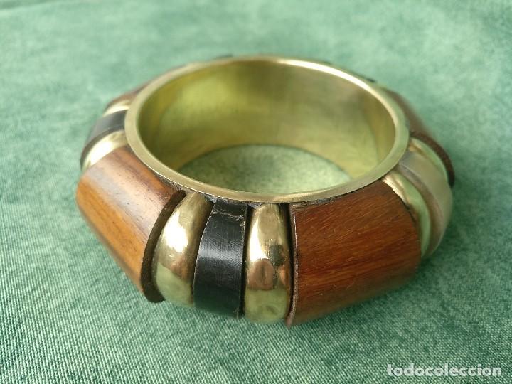 Vintage: PULSERA DE LAT&Oacute;N MADERA Y ASTA - Foto 1