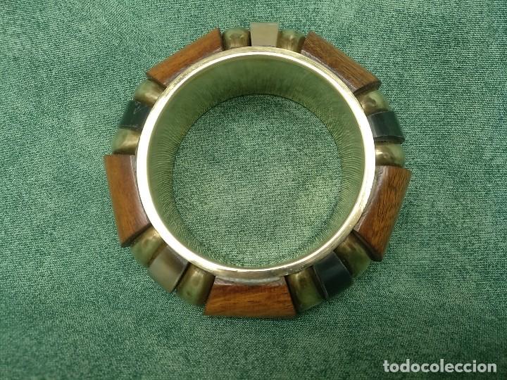 Vintage: PULSERA DE LAT&Oacute;N MADERA Y ASTA - Foto 2