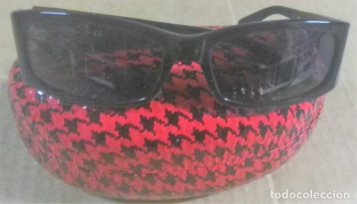 Vintage: Gafas de sol, marca Givenchy. SGV 548 SN Col. 958. con funda - Foto 3