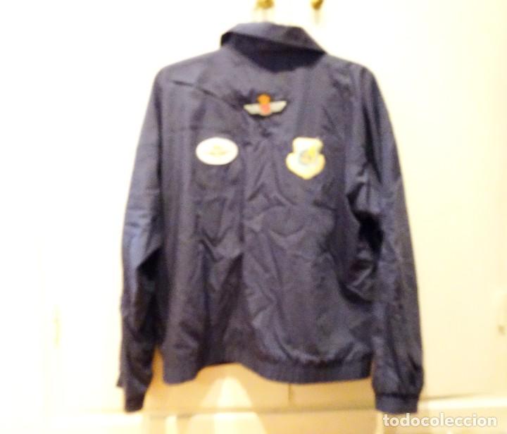 Vintage: Chaqueta militar con emblemas usada - Foto 3