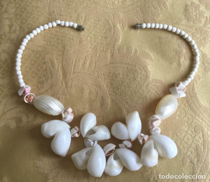 Vintage: COLLAR VINTAGE DE CARACOLAS BLANCAS Y N&Aacute;CAR - Foto 1