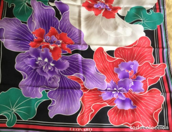 Vintage: PA&Ntilde;UELO DE SEDA VINTAGE LEONARD PARIS - Foto 3