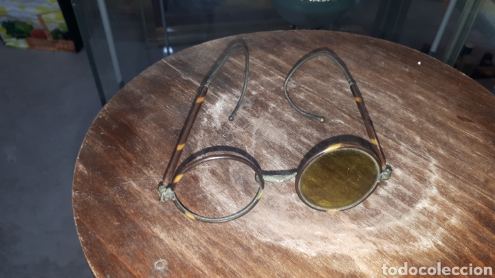 Aparador retirada Oral antiguas y pequeñas gafas de sol cristal amaril - Compra venta en  todocoleccion