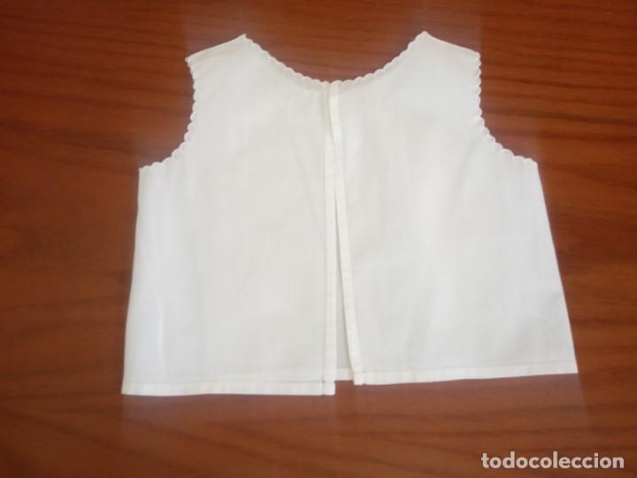 Vintage: DOS CAMISETITAS DE BEBE BORDADAS - Foto 3
