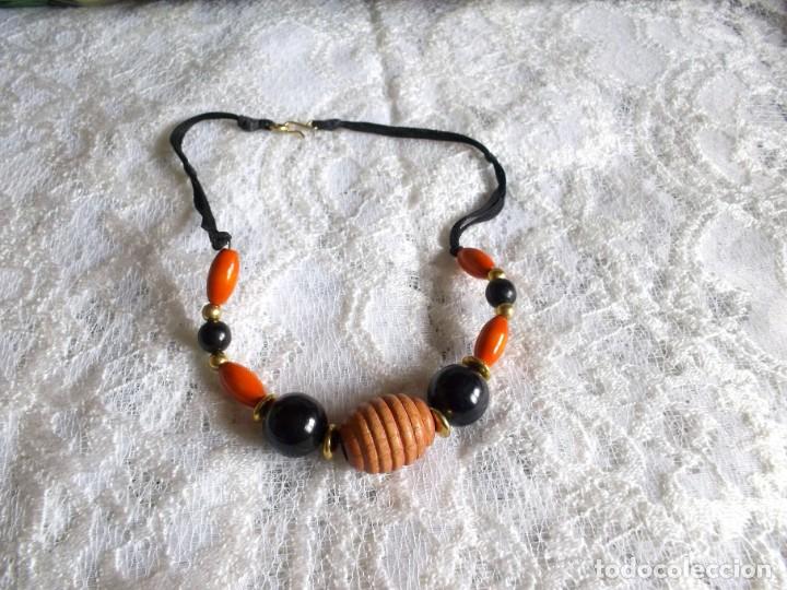 Vintage: COLLAR BOLAS MADERA-A&Ntilde;OS 70 - Foto 1
