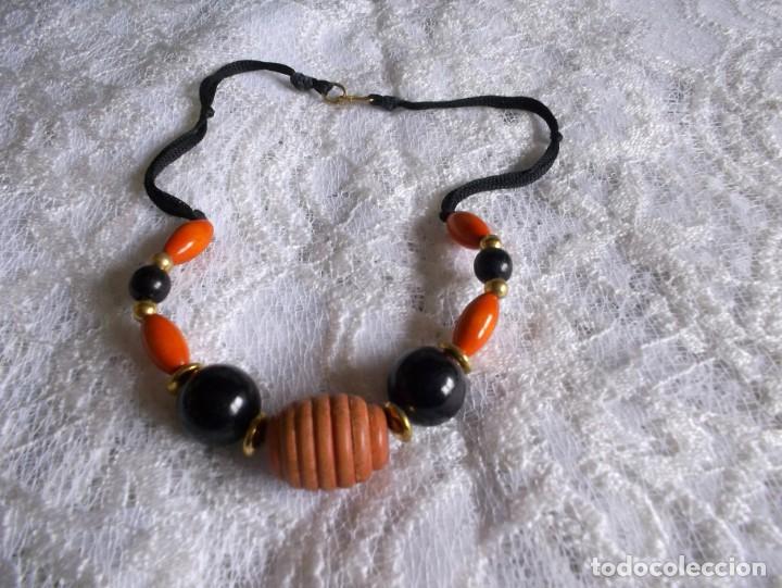 Vintage: COLLAR BOLAS MADERA-A&Ntilde;OS 70 - Foto 3