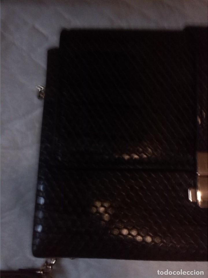 Vintage: Bolso Marr&oacute;n con cadenas doradas MNG - Foto 3
