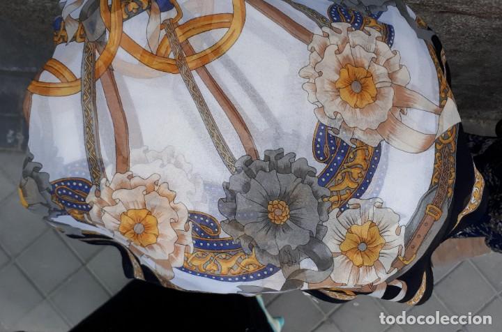 Vintage: PA&Ntilde;UELO DE SEDA DE GUIDO VALENTI - Foto 1