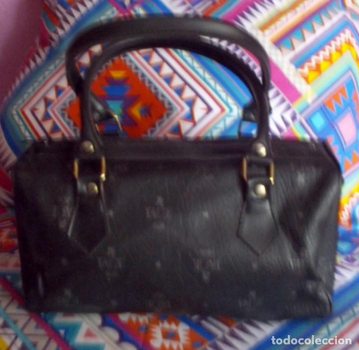 Vintage: BOLSO NEGRO DE LOS A&Ntilde;OS 80 - Foto 2