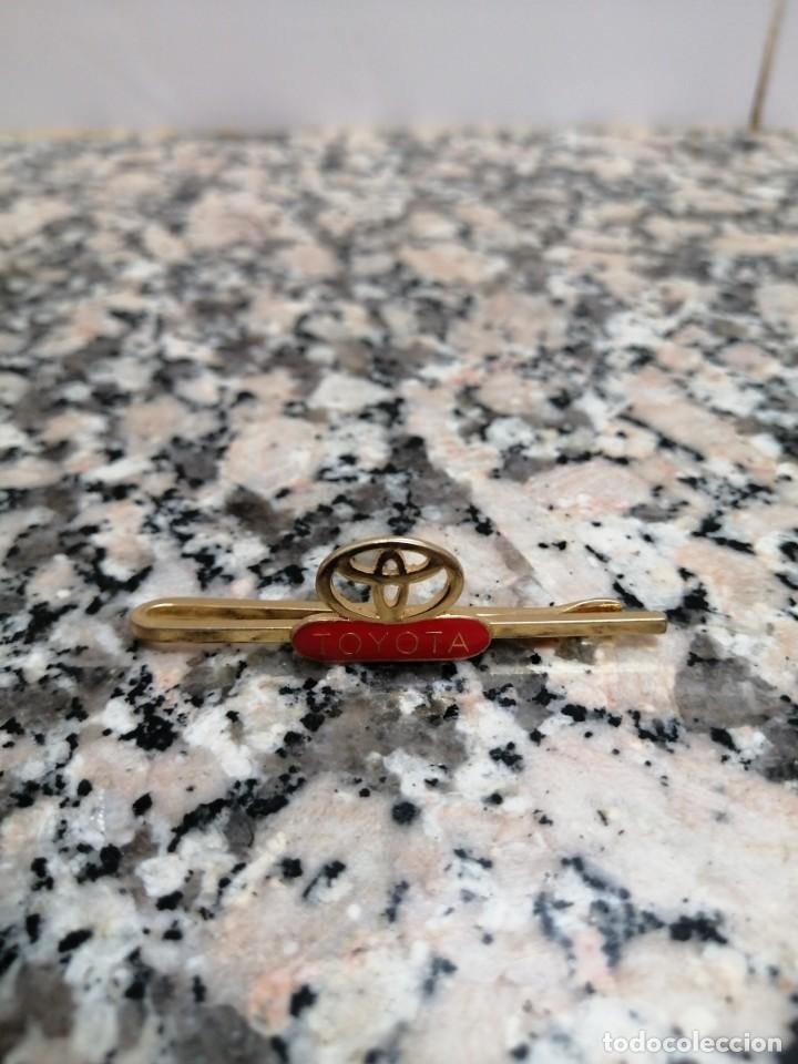 Vintage: PASADOR DE CORBATA TOYOTA - Foto 1