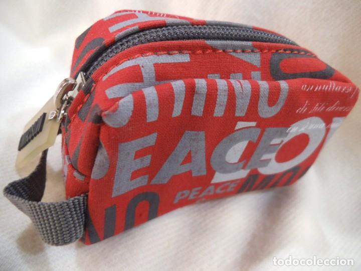 Vintage: MONEDERO -MOSCHINO- LETRAS ROJO - Foto 2
