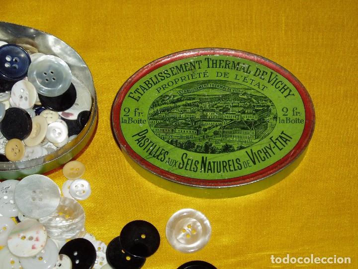 Vintage: Botones y elementos de costura antiguos - Foto 3