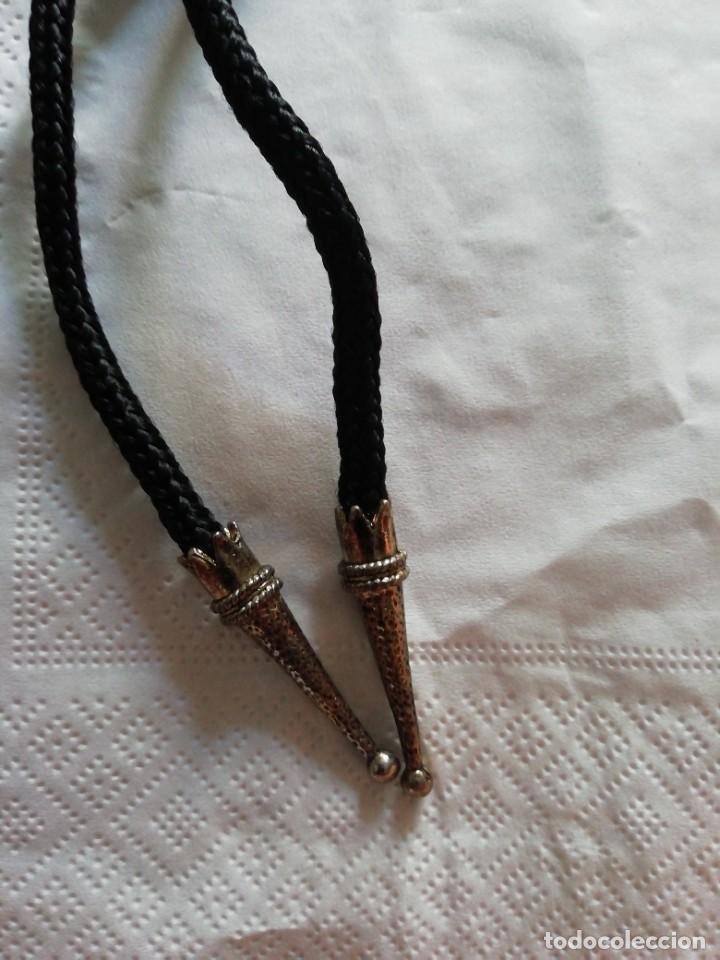 Vintage: Corbata de comboy metal letras con esmalte - Foto 2