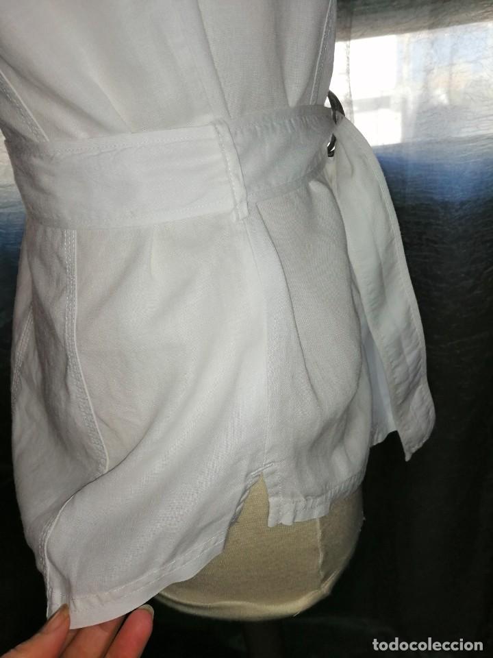 Vintage: Blusa blanca con cintur&oacute;n - Foto 10