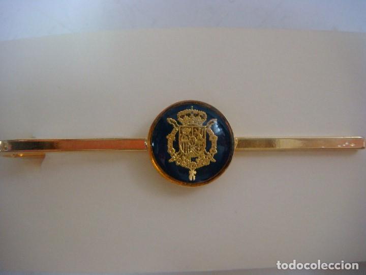Vintage: ALFILER DE CORBATA ESCUDO CASA REAL - Foto 1
