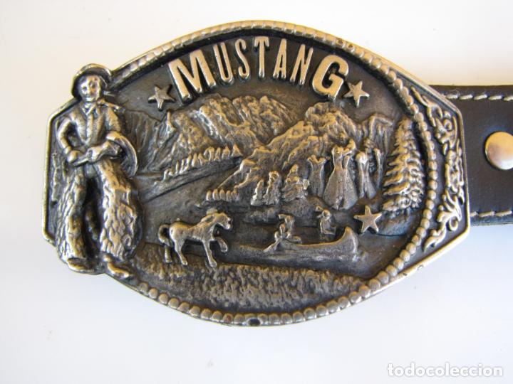 Vintage: 4.- Cintur&oacute;n cuero Mustang - Foto 1