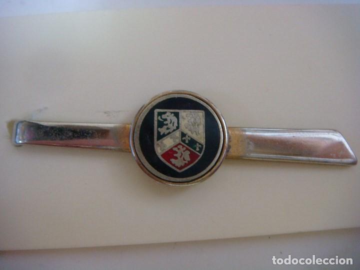 Vintage: ALFILER DE CORBATA DE ESCUDO - Foto 1