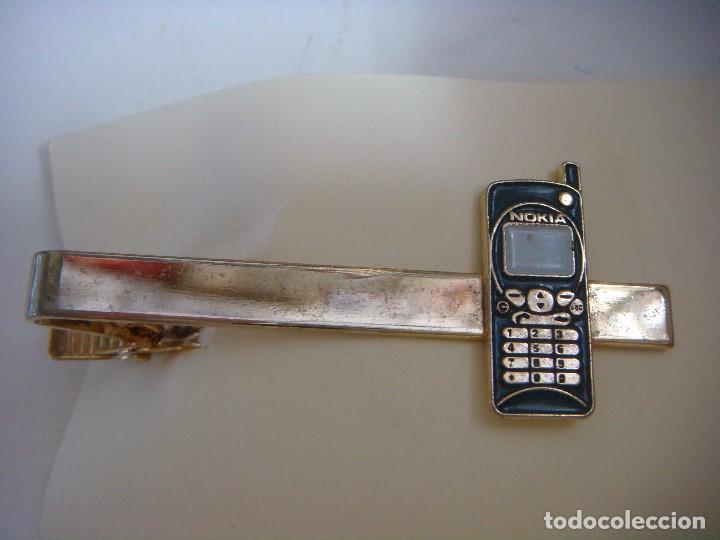 Vintage: ALFILER DE CORBATA CON UN MOVIL - Foto 1