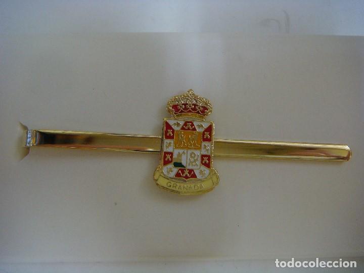 Vintage: ALFILER DE CORBATA ESCUDO DE GRANADA - Foto 1