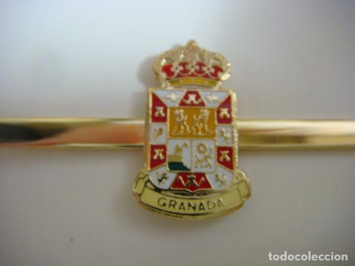 Vintage: ALFILER DE CORBATA ESCUDO DE GRANADA - Foto 2