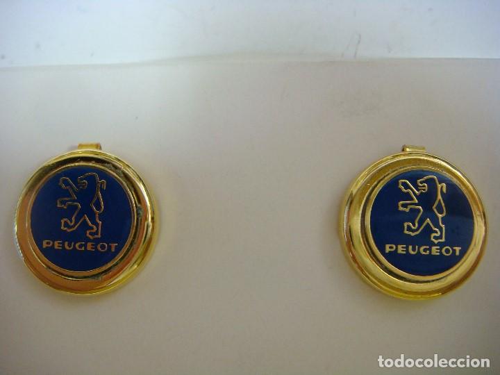 Vintage: GEMELO DE BOTON ESCUDO DE LA MARCA PEUGEOT - Foto 1