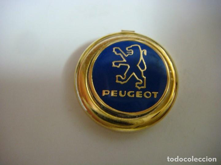 Vintage: GEMELO DE BOTON ESCUDO DE LA MARCA PEUGEOT - Foto 2