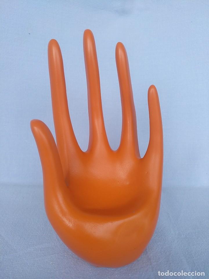 Vintage: MANO EXPOSITOR DE ANILLOS ANILLERO - Foto 1