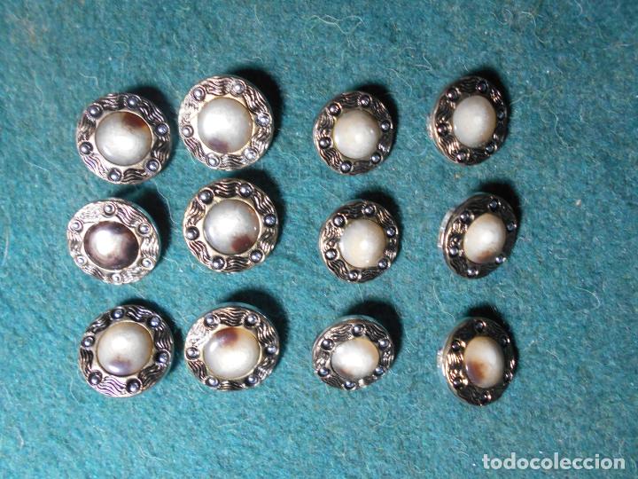 Vintage: LOTE BOTONES ANTIGUOS - Foto 1