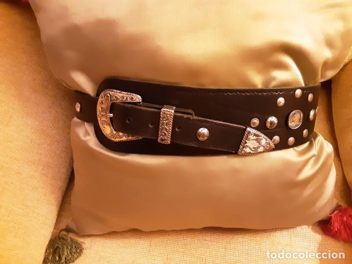 Vintage: CINTUR&Oacute;N DE CUERO NEGRO en tendencia - Foto 1