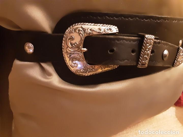 Vintage: CINTUR&Oacute;N DE CUERO NEGRO en tendencia - Foto 2