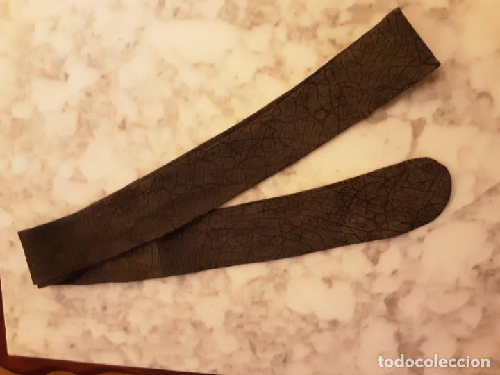 Vintage: CINTURON DE PIEL GRABADA COLOR GRIS - Foto 3