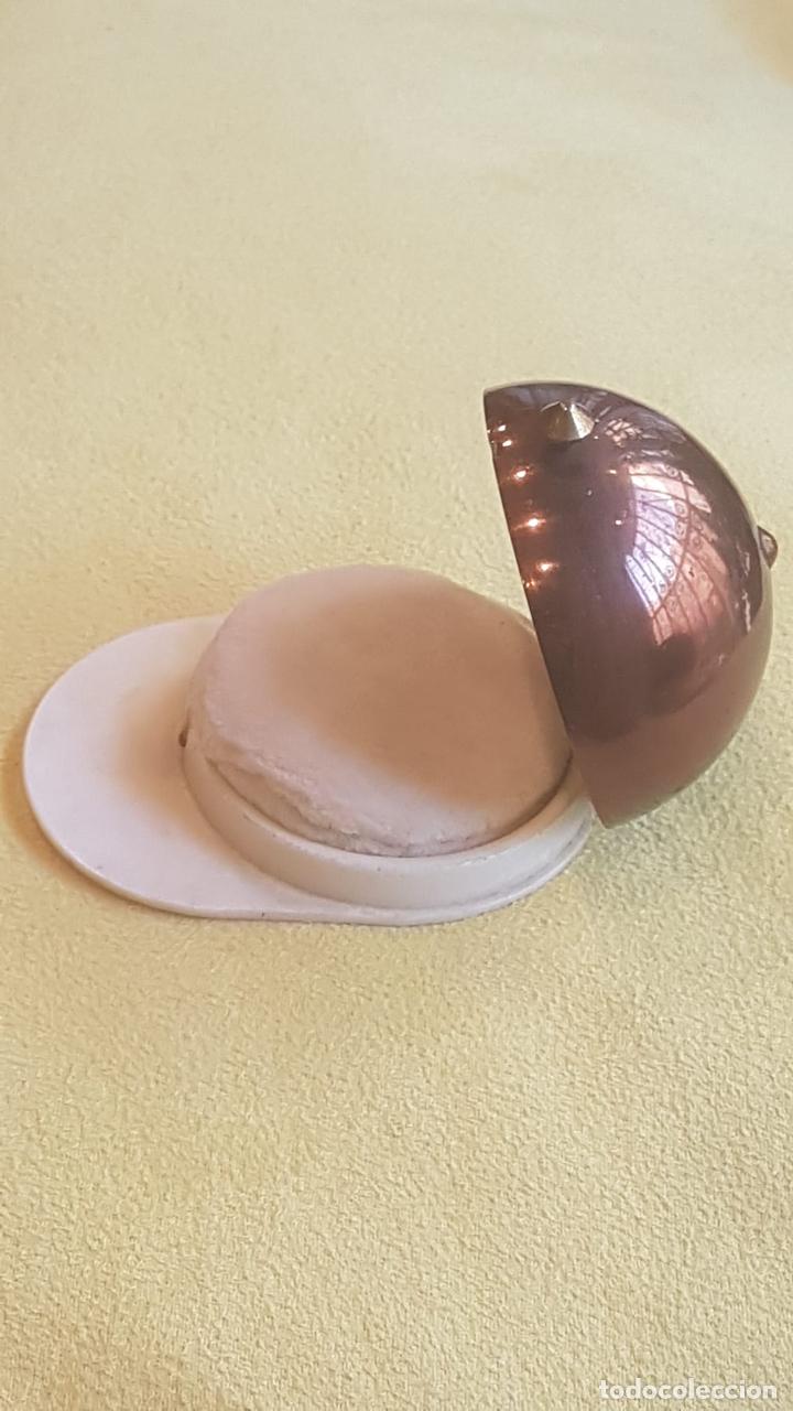 Vintage: polvera antigua circular muy rara tiene forma de gorra - Foto 1